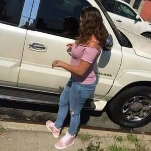 Meet your Posher, Dee